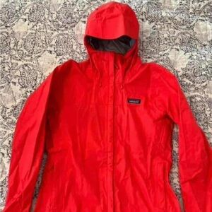Patagonia women’s Torrentshell Rain Jacket